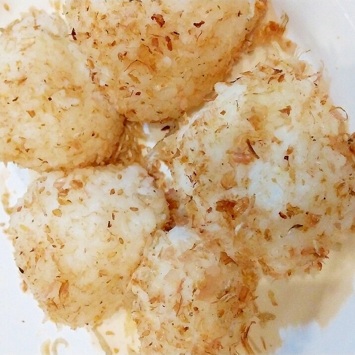 無添加ふりかけでおにぎり。お子様にも安心